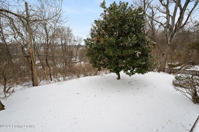 202 Sequoya Rd, Louisville, KY 40207