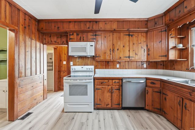 1623 Sherman Boulevard, Fort Wayne, IN 46808