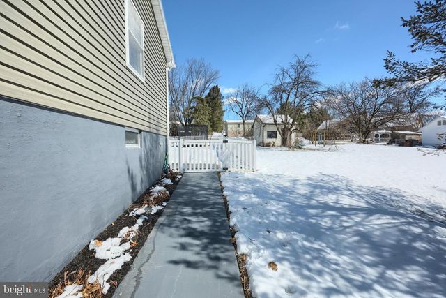 14 WADSWORTH DR, East Berlin, PA 17316