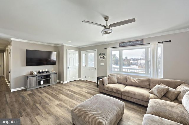 14 WADSWORTH DR, East Berlin, PA 17316