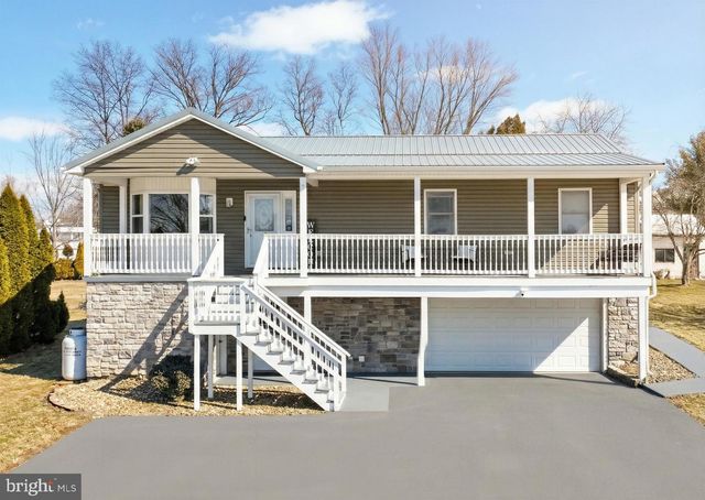 14 WADSWORTH DR, East Berlin, PA 17316