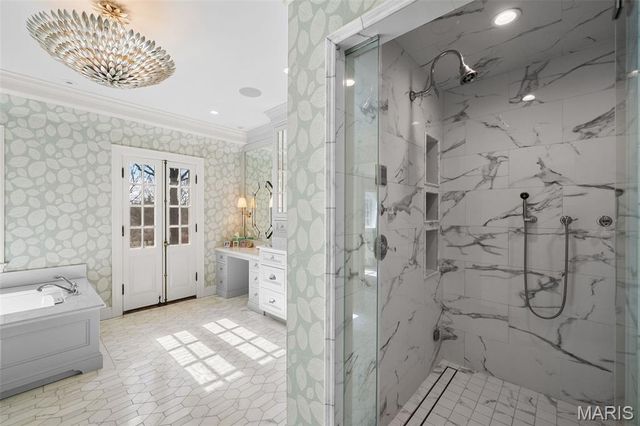 8 Ridgewood Street, Ladue, MO 63124