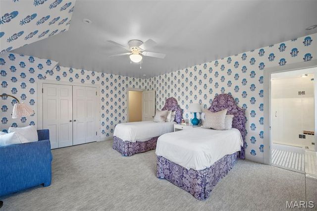 8 Ridgewood Street, Ladue, MO 63124