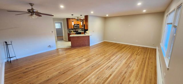 1113 Holiday Lane 6, Des Plaines, IL 60016