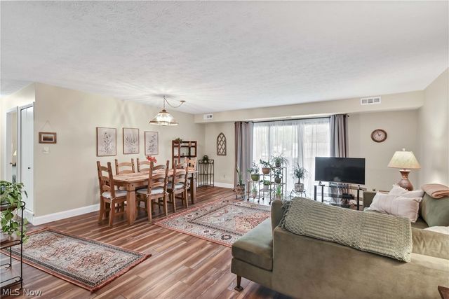 2880 N Bay Drive N10, Westlake, OH 44145