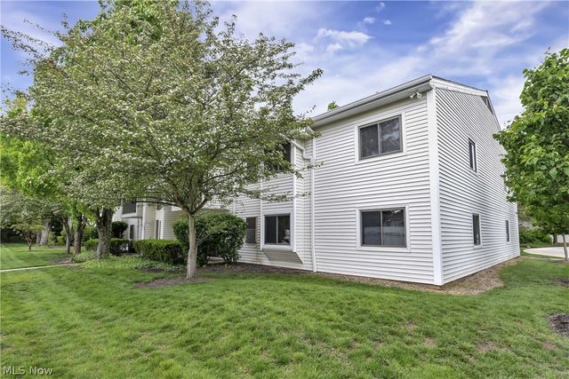 2880 N Bay Drive N10, Westlake, OH 44145