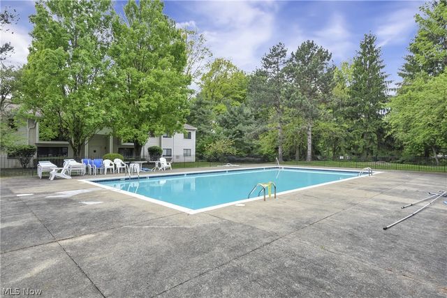 2880 N Bay Drive N10, Westlake, OH 44145