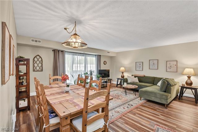 2880 N Bay Drive N10, Westlake, OH 44145