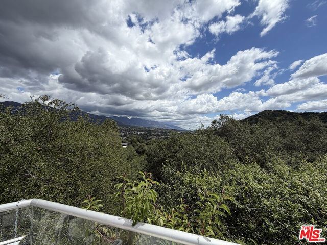 3759 Lockerbie Lane, Glendale, CA 91208