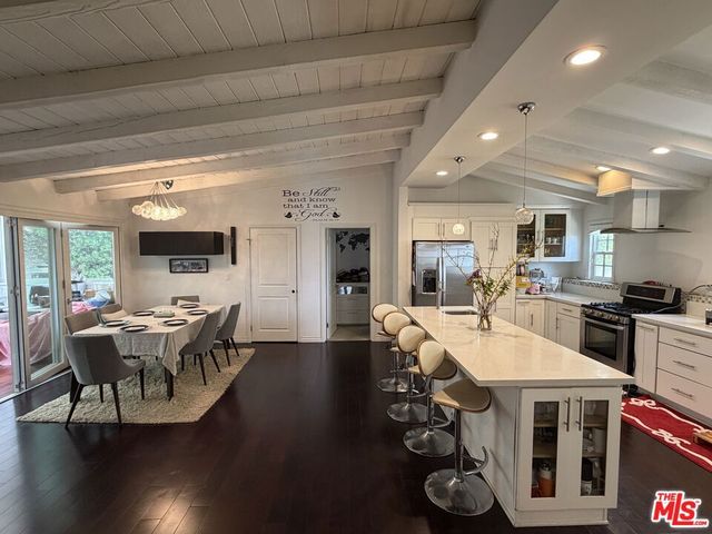 3759 Lockerbie Lane, Glendale, CA 91208