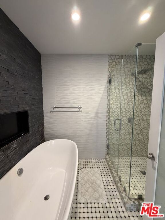 Image 11 of property listing at 3759 Lockerbie Lane, Glendale, CA 91208