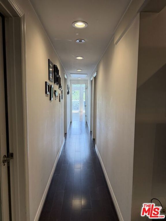 Image 8 of property listing at 3759 Lockerbie Lane, Glendale, CA 91208