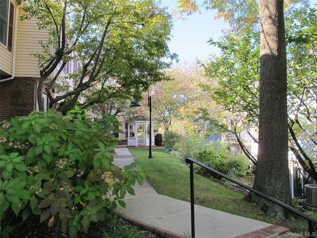 52 Washington Mews 52, Port Chester, NY 10573