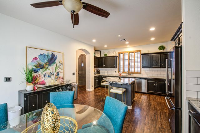 2404 W DUSTY WREN Drive, Phoenix, AZ 85085