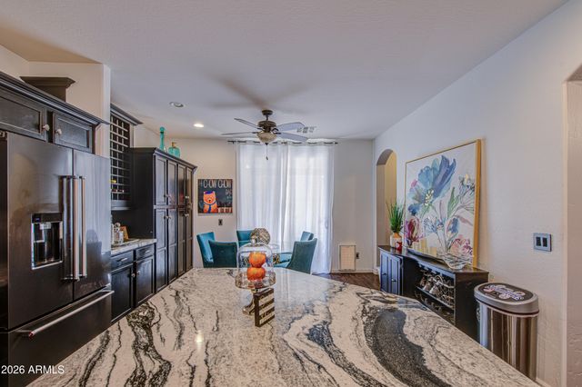 2404 W DUSTY WREN Drive, Phoenix, AZ 85085