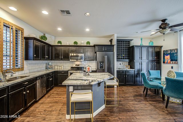 2404 W DUSTY WREN Drive, Phoenix, AZ 85085