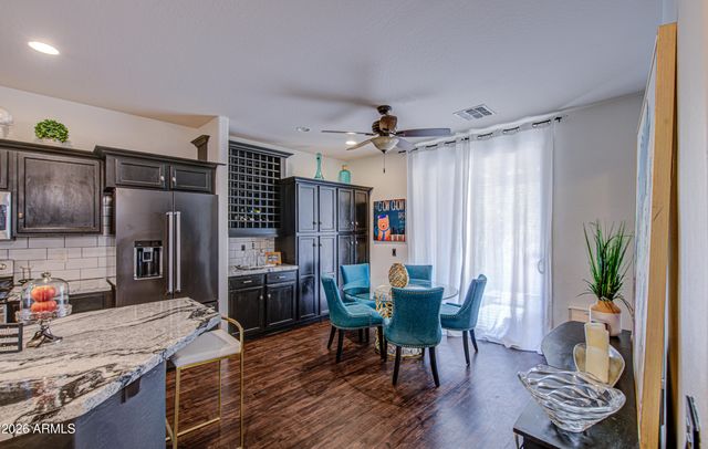 2404 W DUSTY WREN Drive, Phoenix, AZ 85085