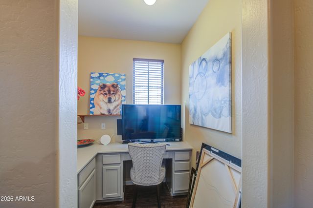 2404 W DUSTY WREN Drive, Phoenix, AZ 85085