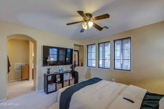 2404 W DUSTY WREN Drive, Phoenix, AZ 85085
