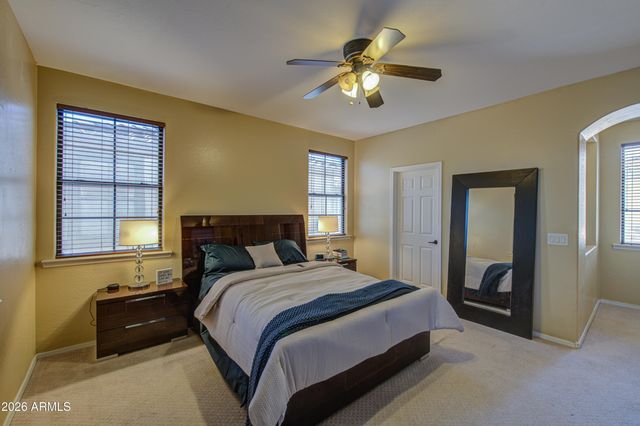 2404 W DUSTY WREN Drive, Phoenix, AZ 85085
