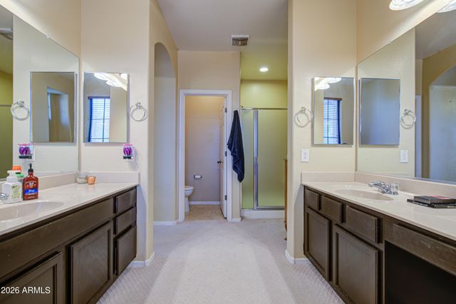 2404 W DUSTY WREN Drive, Phoenix, AZ 85085