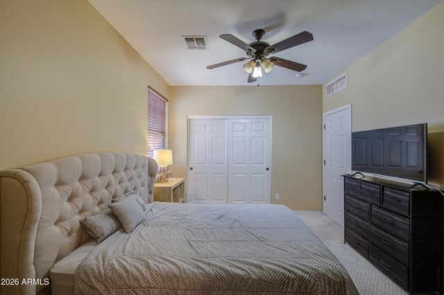 2404 W DUSTY WREN Drive, Phoenix, AZ 85085
