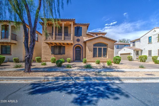 2404 W DUSTY WREN Drive, Phoenix, AZ 85085
