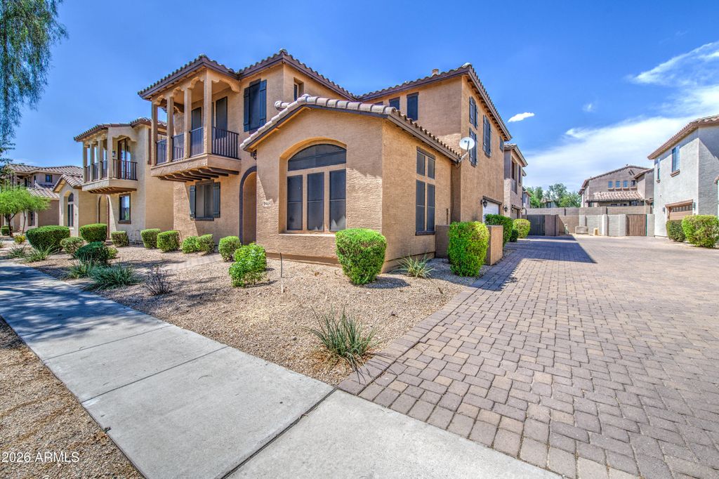 2404 W DUSTY WREN Drive, Phoenix, AZ 85085 — photo 3