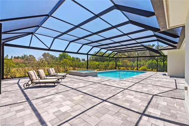 9974 Winterview DR, Naples, FL 34109