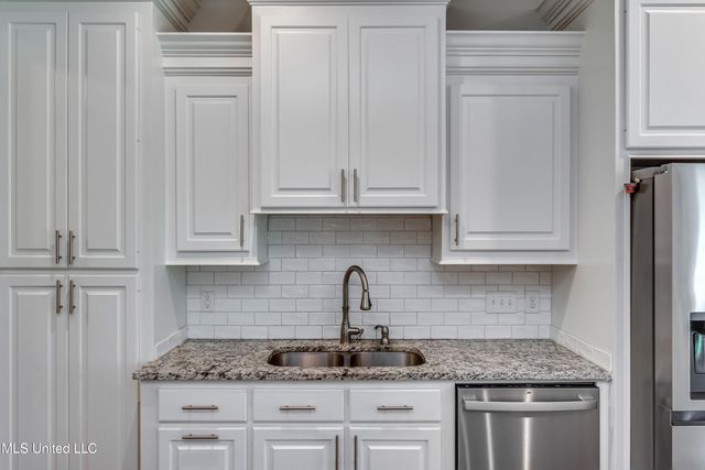 808 Glenwild Circle, Canton, MS 39046