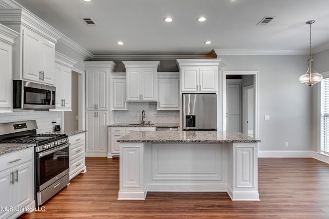 808 Glenwild Circle, Canton, MS 39046