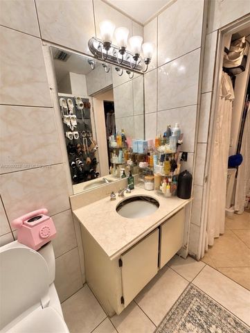 7642 NW 38th Court, Sunrise, FL 33351