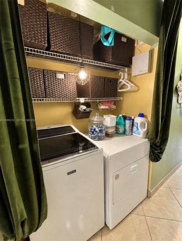 7642 NW 38th Court, Sunrise, FL 33351
