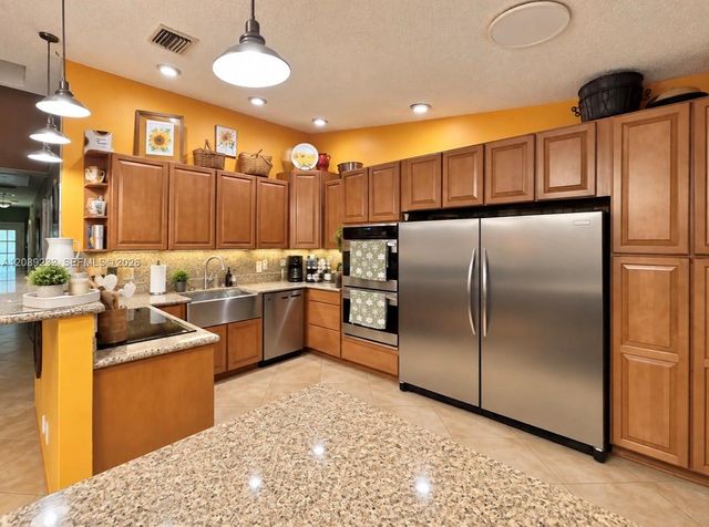 7642 NW 38th Court, Sunrise, FL 33351