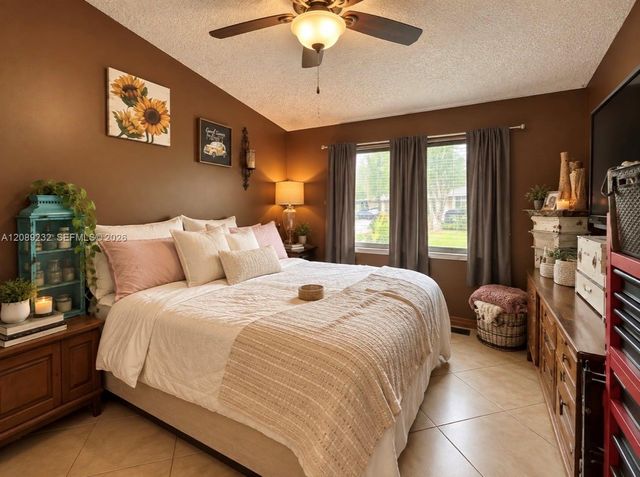 7642 NW 38th Court, Sunrise, FL 33351