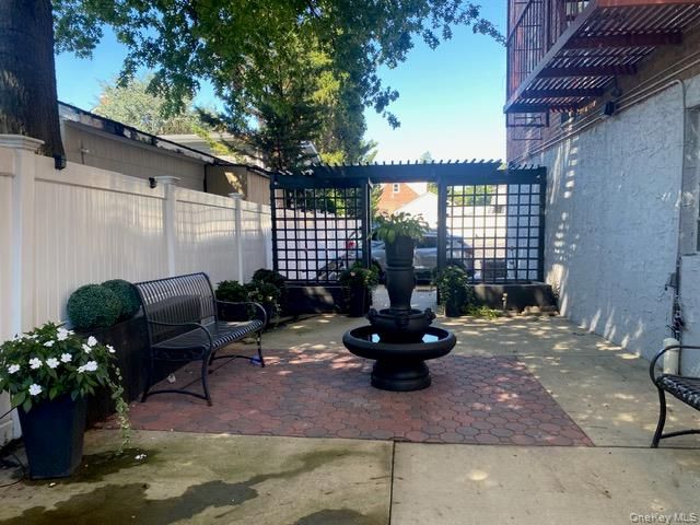 504 Merrick 4M, Lynbrook, NY 11563