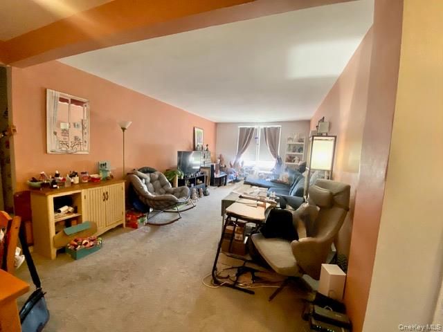 504 Merrick 4M, Lynbrook, NY 11563