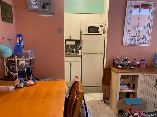 504 Merrick 4M, Lynbrook, NY 11563