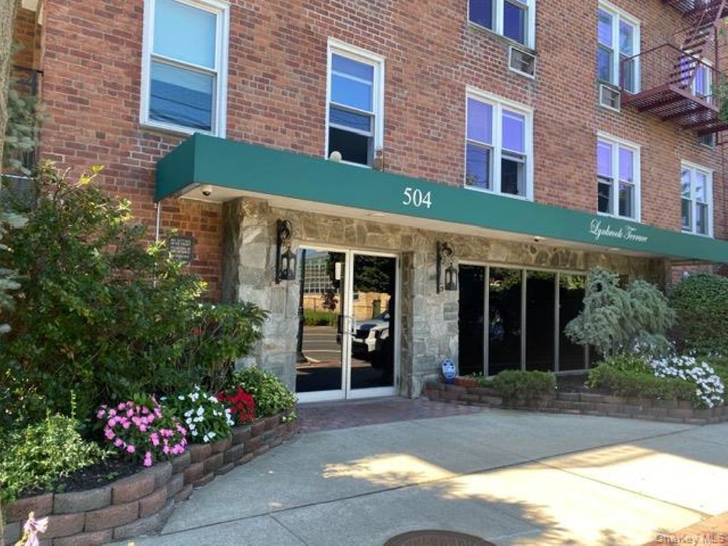 504 Merrick 4M, Lynbrook, NY 11563 — photo 2