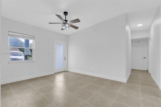 16000 NW 21st Ave, Miami Gardens, FL 33054