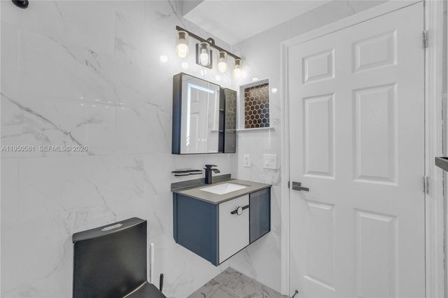 16000 NW 21st Ave, Miami Gardens, FL 33054