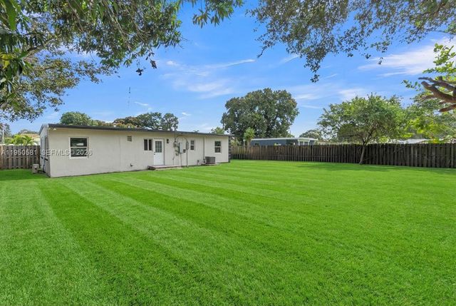 16000 NW 21st Ave, Miami Gardens, FL 33054