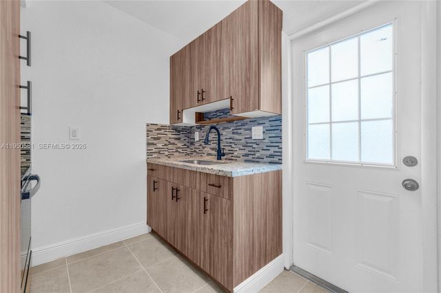 16000 NW 21st Ave, Miami Gardens, FL 33054