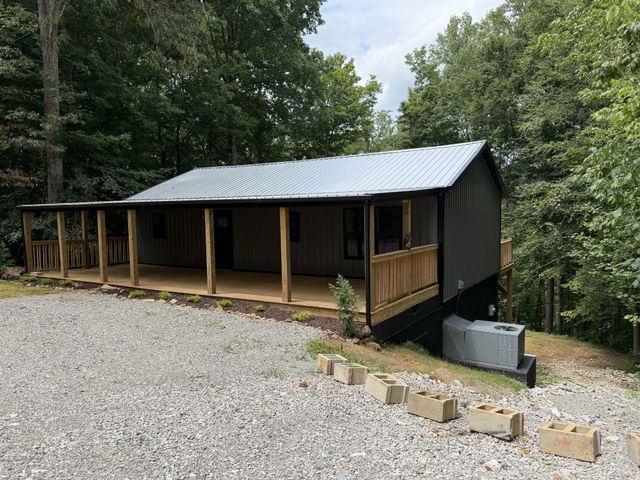 267 Collins River Dr, Rock Island, TN 38581