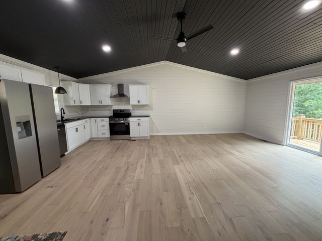 267 Collins River Dr, Rock Island, TN 38581