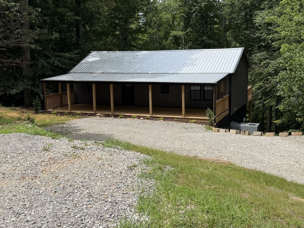 267 Collins River Dr, Rock Island, TN 38581