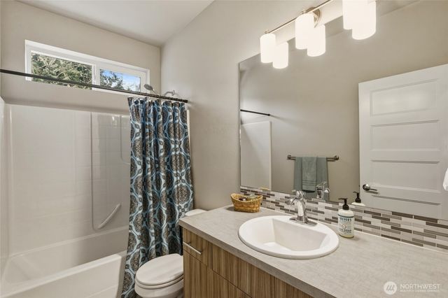 10429 7th Avenue SW, Seattle, WA 98146