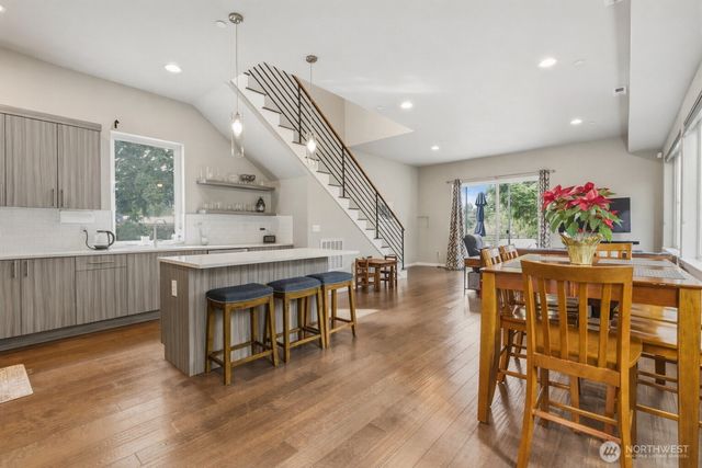 10429 7th Avenue SW, Seattle, WA 98146