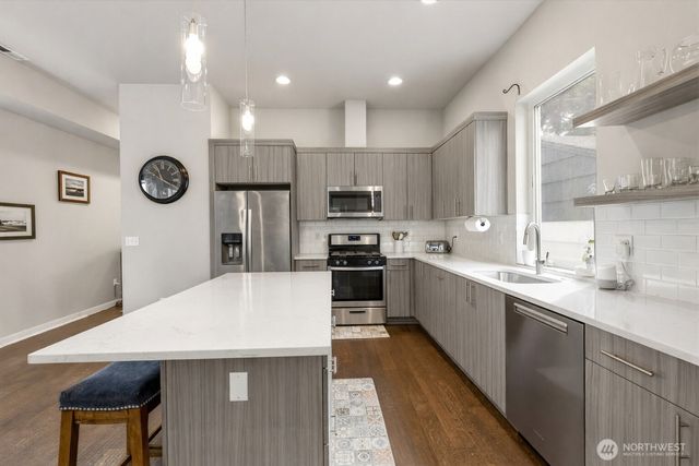 10429 7th Avenue SW, Seattle, WA 98146