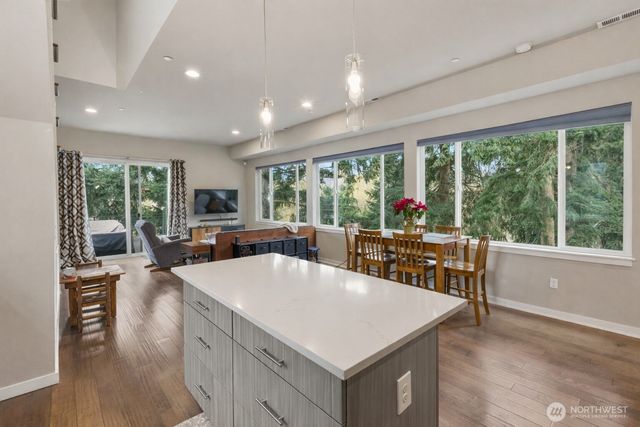 10429 7th Avenue SW, Seattle, WA 98146